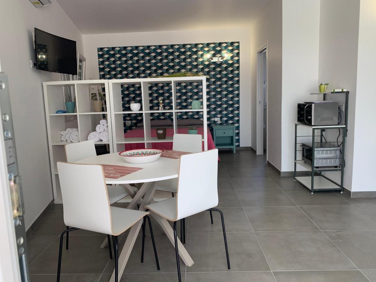 White House Monolocale Apartment Avola Bagian luar foto