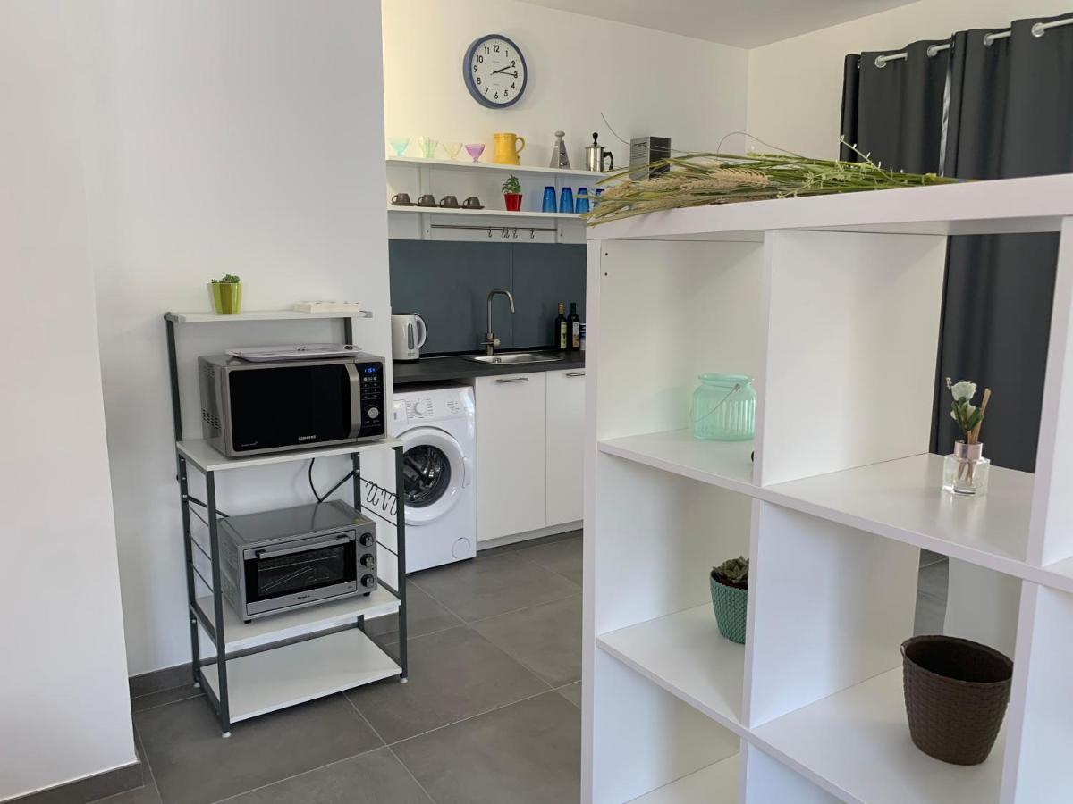 White House Monolocale Apartment Avola Bagian luar foto
